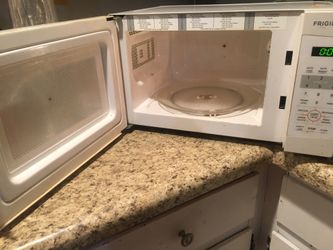 Frigidaire Microwave for small family. Good condition.