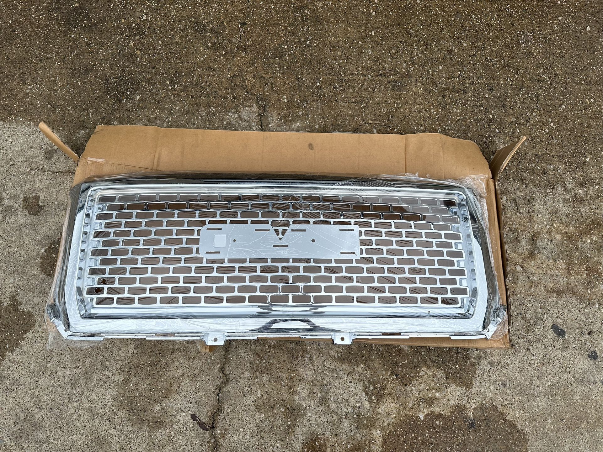 2014, 2015 GMC Sierra Grill / Parilla ( New Car Parts )
