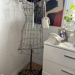 $40 Wrought Iron Heavy Duty Hanger