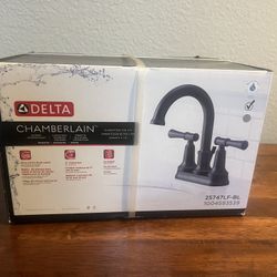 Delta Chamberlain center set bathroom faucet 