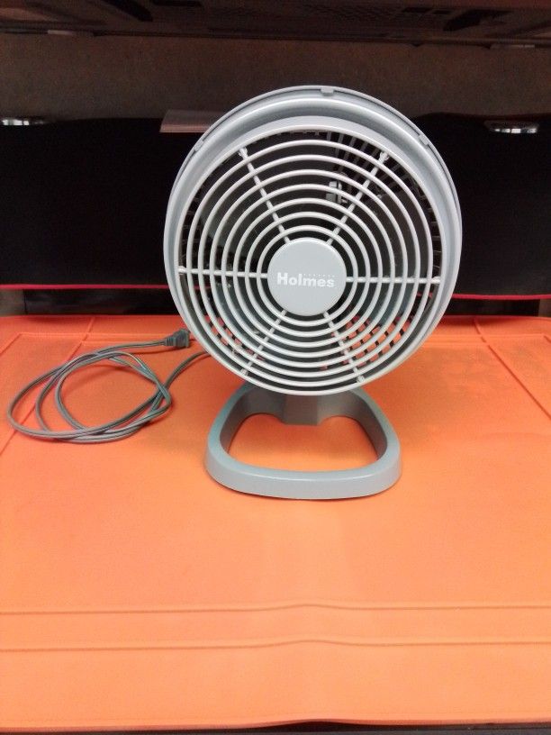 Holmes Oscillating Mini Fan_$6