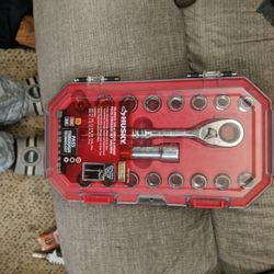 Husky Pass Through Ratchet Set 
