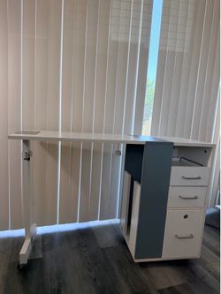 Nail desk  foldable