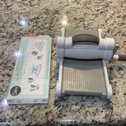 Sizzix Big Shot Die Cutting & Embossing Machine w/ Extended Platform