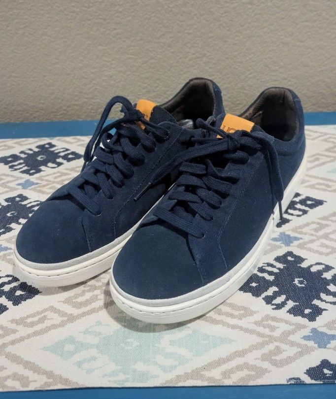 Men's Size 8 Ugg Shoes