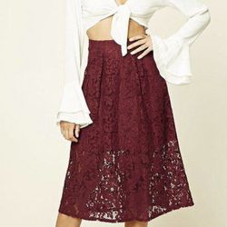 NWT Forever 21 Junior Women’s Lace Skirt, Burgundy, Size Large