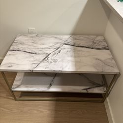 Coffee Table : Marble, White And Gold 