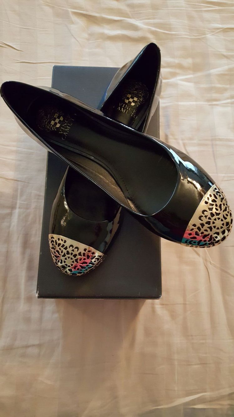 Vince Camuto black patent leather ladies shoes