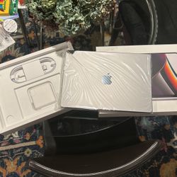 2021 MacBook M1 Pro 14-inch, 2TB 16GB Ram