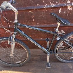 Bike - Canondale Comfort Large Frame 26’ Tires - For Parts Only 