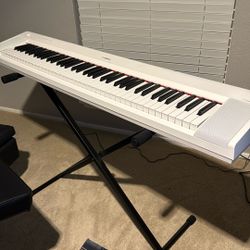 Yamaha NP35 +Stand *New condition* 