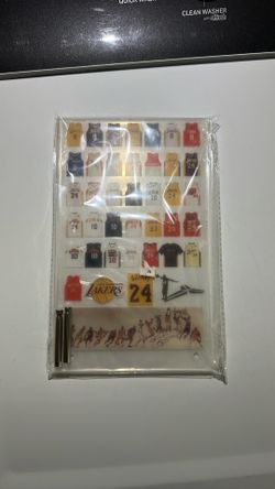 Kobe Bryant 36-jersey acrylic career desktop display stand
