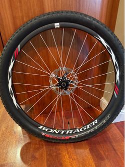 Bontrager XXX 26” carbon Mountain-bike disc brake front wheel.