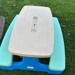 Mesa De Plástico Para Niños