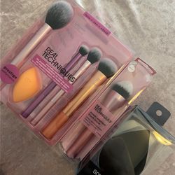 NEW MAKEUP BRUSHES AND SPONGE