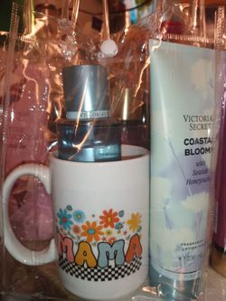 Taza de cafe con perfume y spray de victoria secret