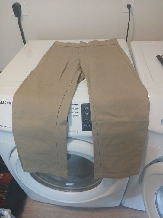 874 Original Fit Dickies Khakis 32 X 30