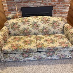 Sofa & Chair Beautiful Furniture 