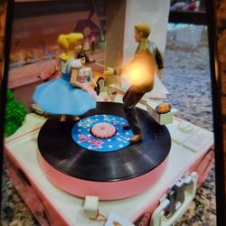 Barbie, let's go to the hop music box.Perfect still in box