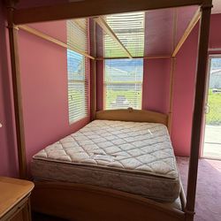 Queen size bed, part of 6pc set