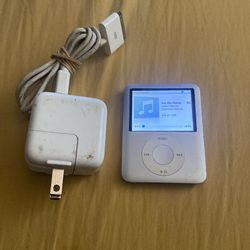 iPod 4 GB It Work It Has Music
