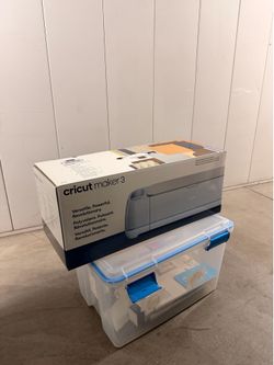 Cricut Maker 3 + Cricut EasyPress 3 Bundle (Like New)
