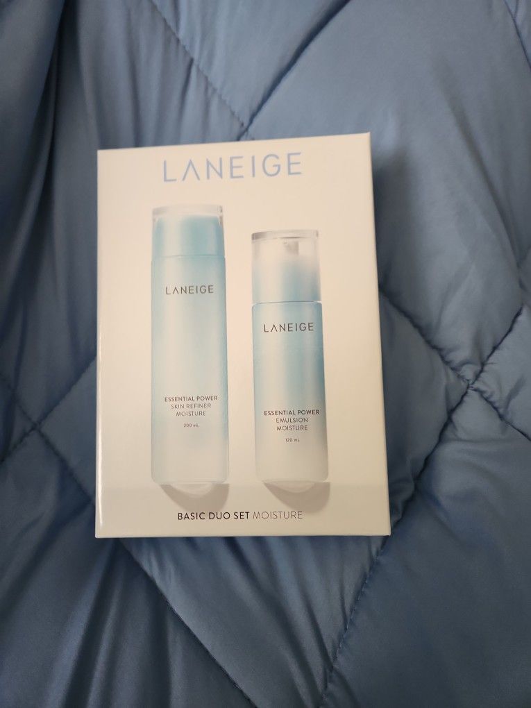 New In Box Laneige Moisture Basic Duo Set