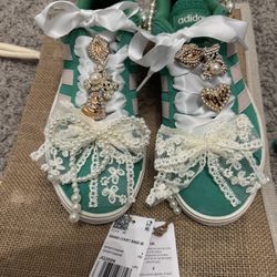 Glam Adidas women’s size 9 men’s 7 1/2