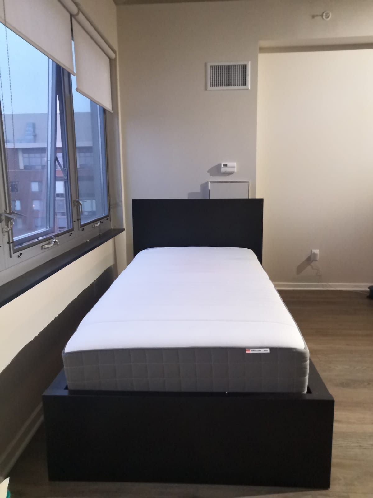 Twin Bed With Mattress
