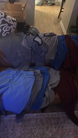 Men’s L JAANUU scrubs