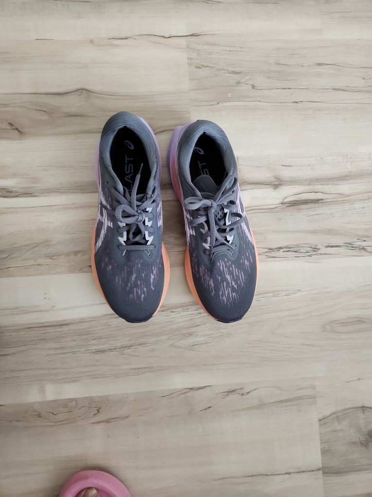 Asics Women Novablast 3 Dusk Violet 9.5 