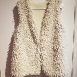 EUC Ivory Women’s Faux Fur Vest, Size S/M