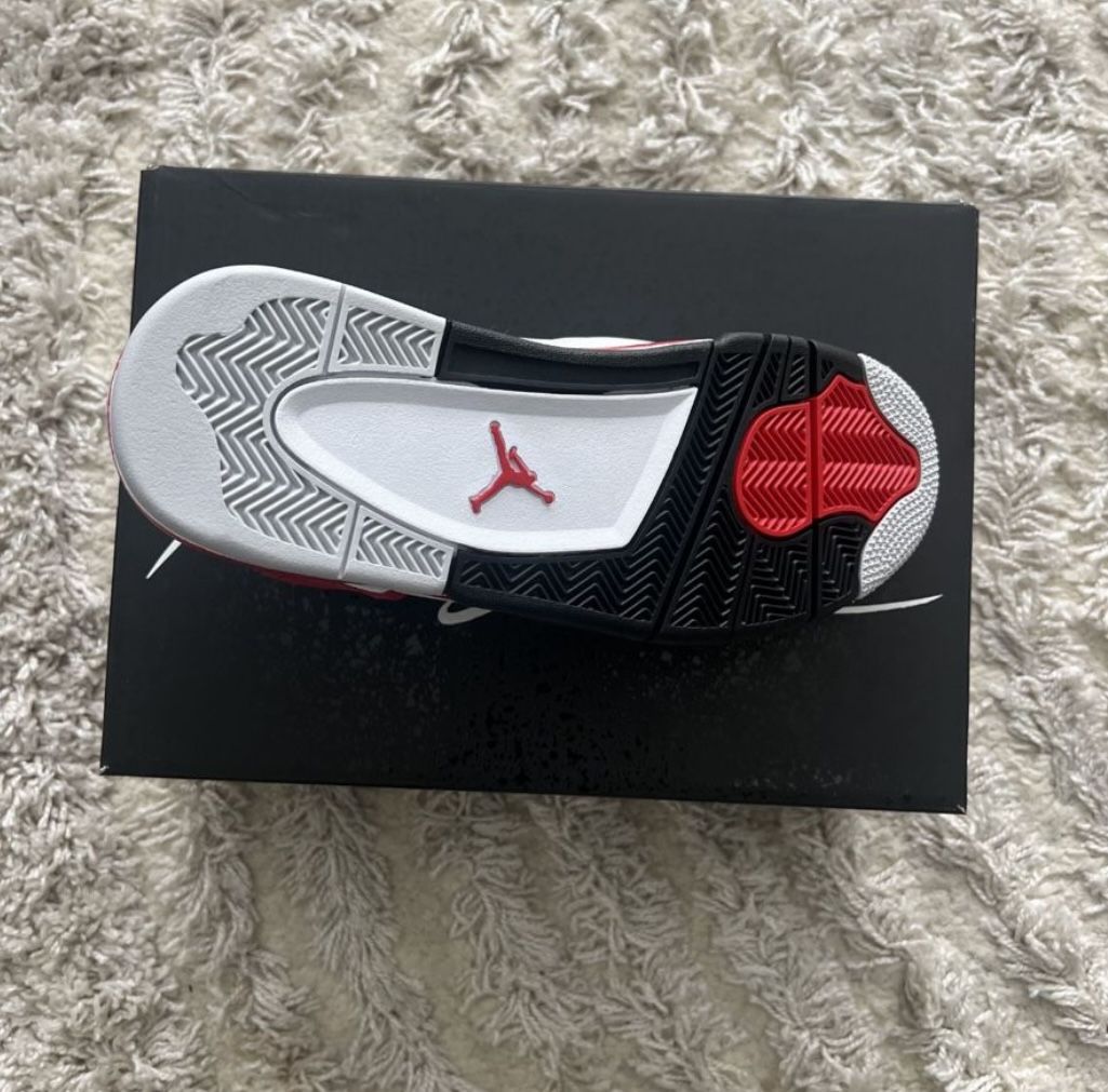 Air Jordan 4 Red Cement  & Accessories