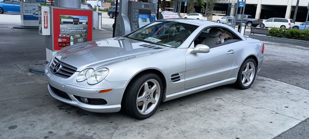 Mercedes SL500 Looks New Perfect Condition
