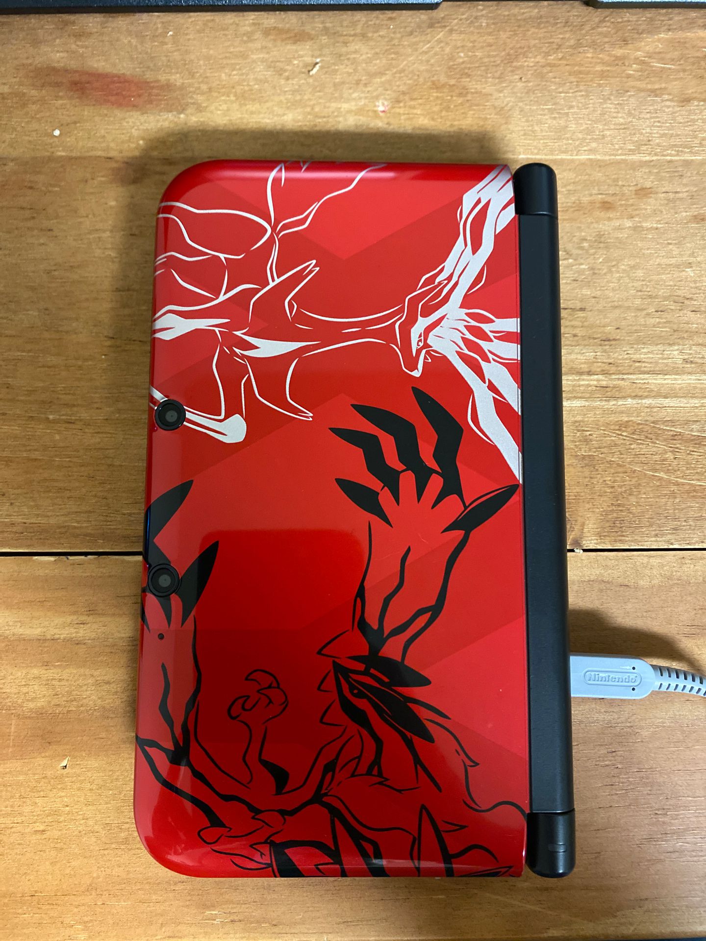 3DS XL Special Edition Pokémon X/Y Red with case