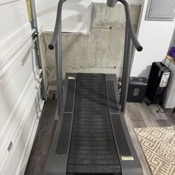 Curve treadmill