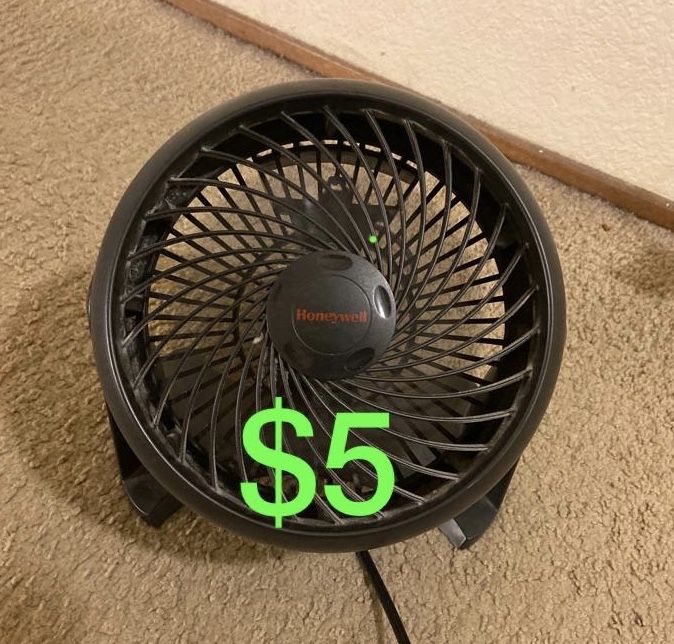 Move out Sale : Honeywell Table Air Circulator Fan