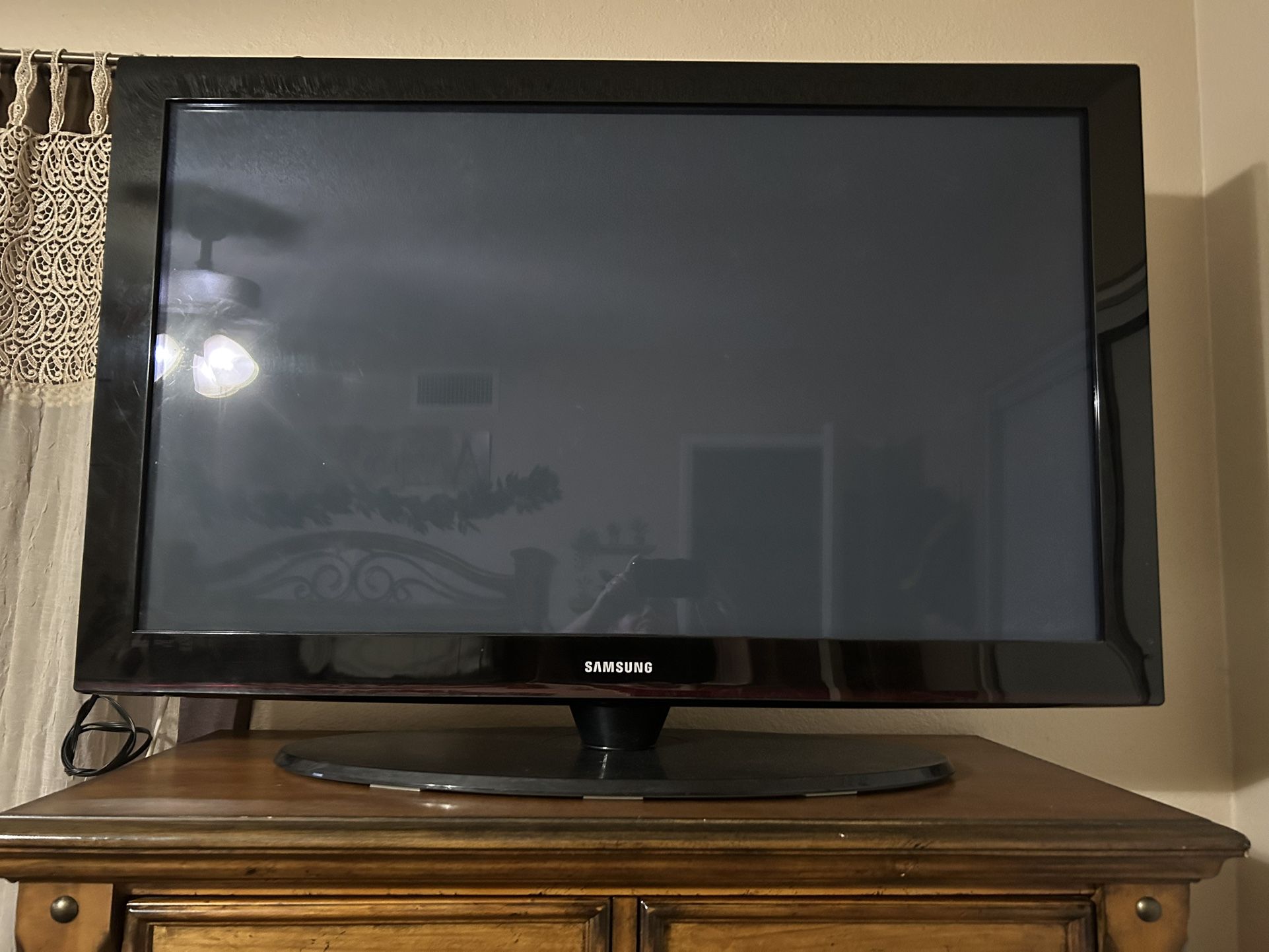42” Flat Screen Samsung TV