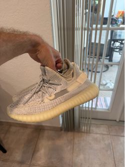 Yeezy sz 8