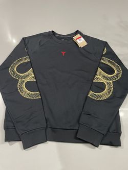 Nike Kobe Bryant Year Of The Mamba Black Red Crewneck Sweatshirt Sz L HQ4697-010  Brand new 100% authentic!!! Check out photos for further details and