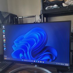 LG 27 inches Monitor with: Type C port,
2 HDMI ports, Display port.