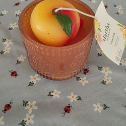 Brand New Peach 🍑 Candle 