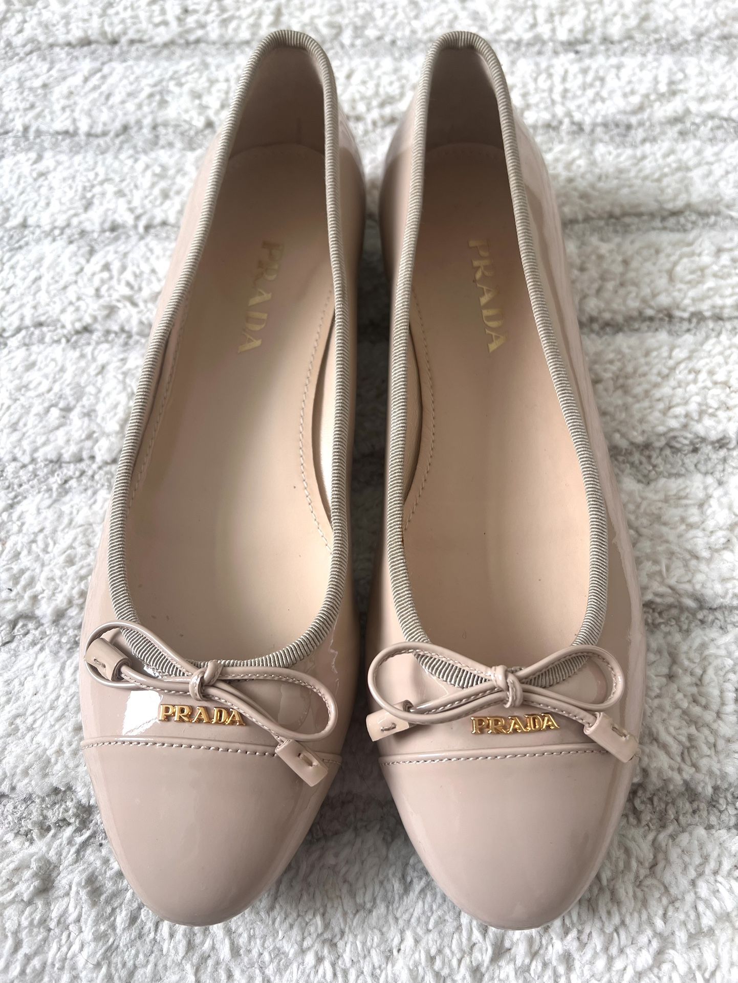Authentic Prada Beige Tan Patent Ballerina Flats (37.5)