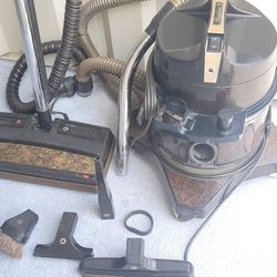 Rainbow 🌈  Se Vacuum with qand hose poower brush attachments 