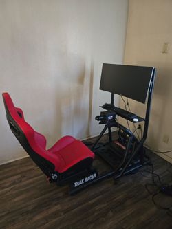 Sim Racing Rig and wheel and pedals
