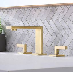 Gold Bathroom Faucet, Modern Commercial 2 Handle 3 Holes Brushed Gold F17G