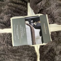 60”x86” Faux Fur Oversized Throw Blanket Dark Gray