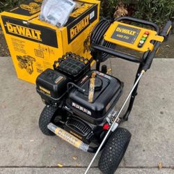 DEWALT 4400 PSI 4.0 GPM Cold Water Gas Pressure Washer