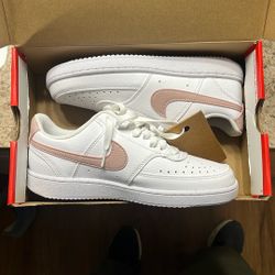 Women’s Nike Court vision