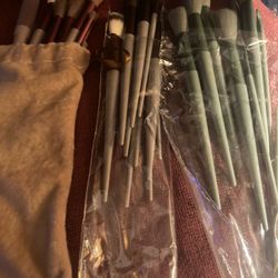Make Up Brushes 10 To 13 Brushes In Each Pack